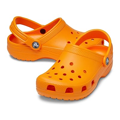 Crocs Kids Classic Clogs (Little Kid/Big Kid) Kids Shoes Orange Zing
