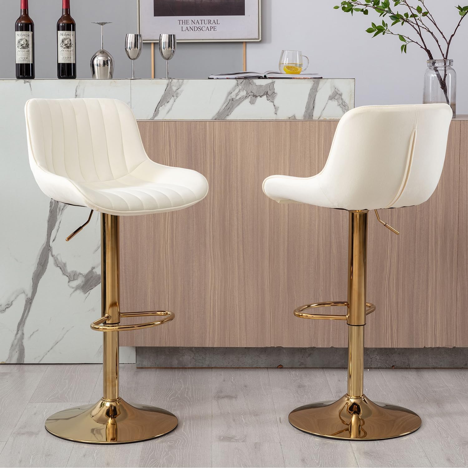 Juego de 2 Taburete de Bar de Terciopelo Taburetes Altos de Cocina Regulables en Altura 60-82cm Giratorio en 360° con Respaldo y Reposapiés Base Dorada Sillas de Bar (Beige-)