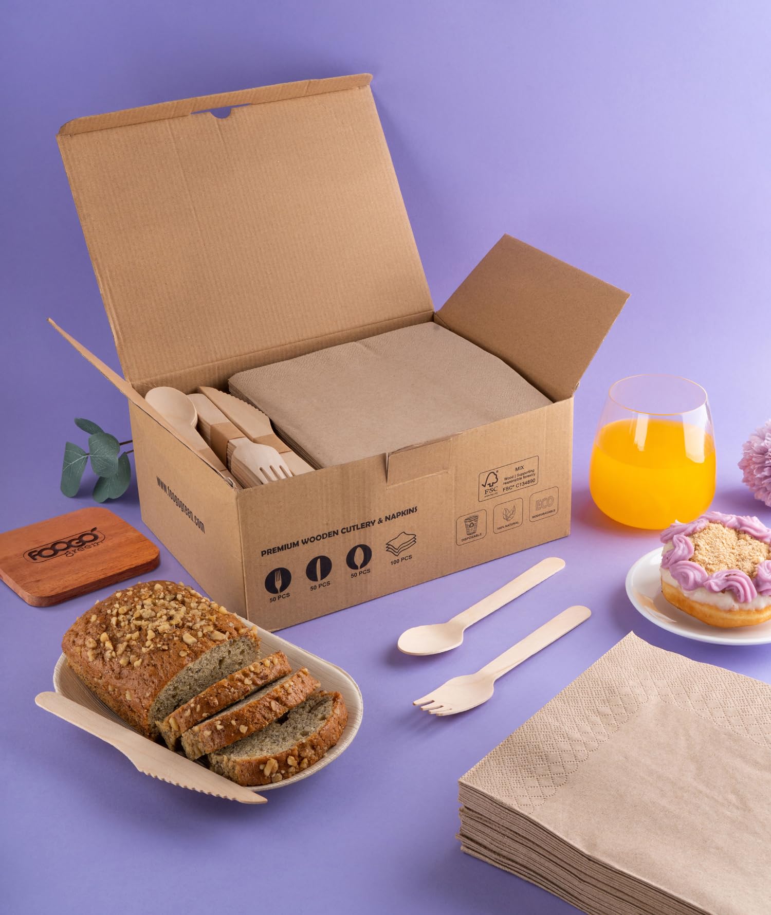 FOOGO Green 250 cubiertos desechables de madera y servilletas marrones sin blanquear, certificado FSC®, 50 tenedores, 50 cuchillos, 50 cucharas, 100 servilletas marrones, servilletas de papel fuerte