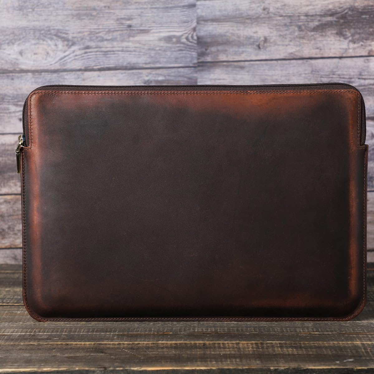 Pasta CONTACTS de Couro Legítimo para Notebook 15.4/16″ com Zíper para Documento ou Celular, Material Premium, Organizador de Acessórios, Bolsa Executiva de Luxo(Marrom) em promoção! Veja a oferta e mais achadinhos de Mochilas & Pastas Masculinas 6 Hoje é o melhor dia para comprar Pasta CONTACTS de Couro Legítimo para Notebook 15.4/16″ com Zíper para Documento ou Celular, Material Premium, Organizador de Acessórios, Bolsa Executiva de Luxo(Marrom) com aquele preço maroto! Promoção! Aproveite a oferta! 6