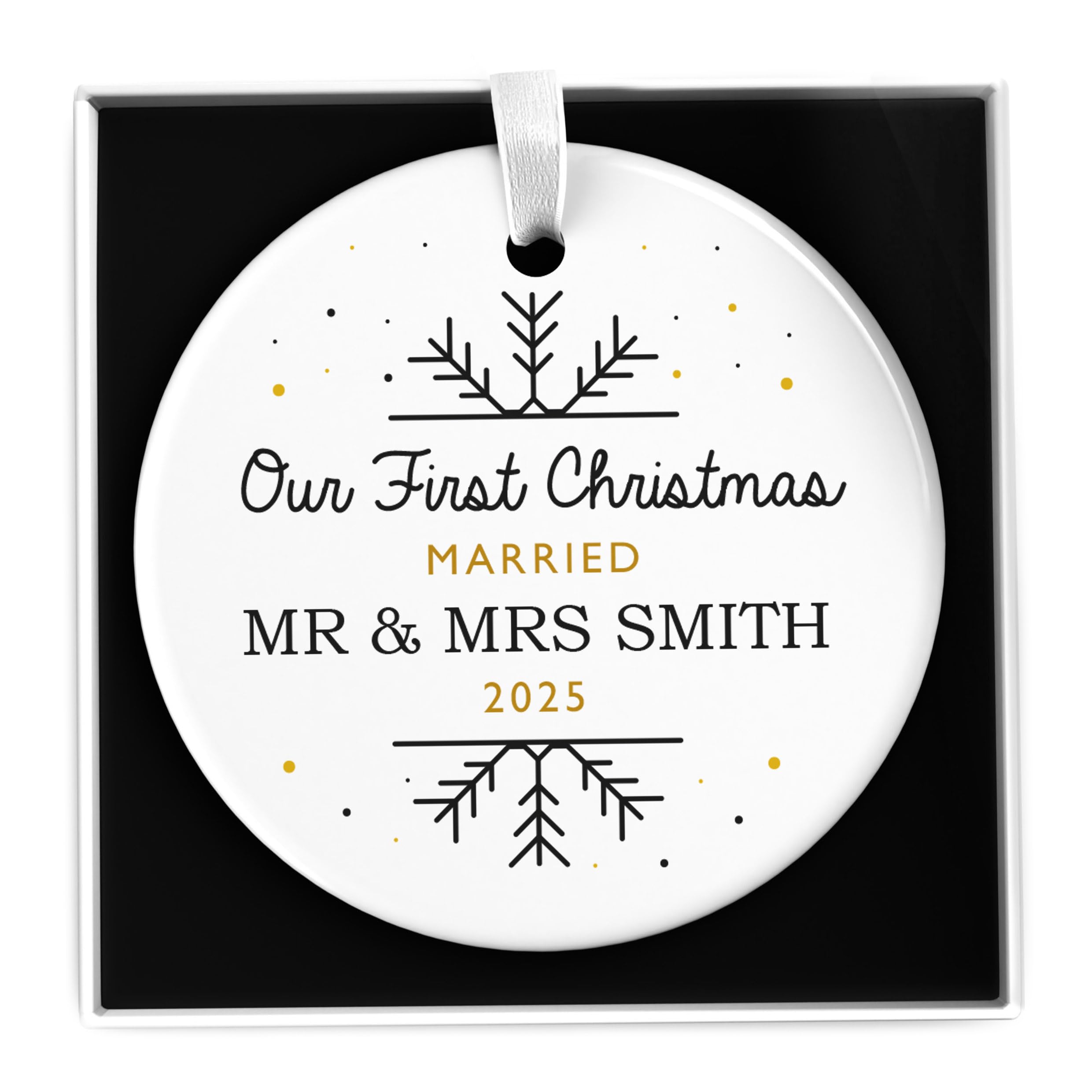 Personalised First Christmas as Married 2025 Bauble, Newlywed Married Gifts For Couples Wife Husband, 1st Xmas Ceramic Tree Decorations, New Mr and Mrs Ornament With Gift Box