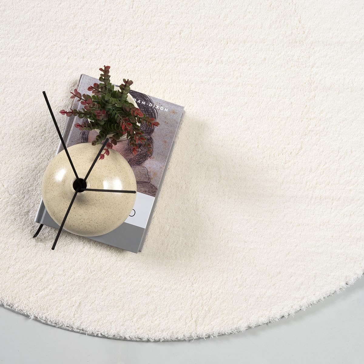 the carpet Relax Moderner Flauschiger Kurzflor Teppich, Anti-Rutsch Unterseite, Waschbar bis 30 Grad, Super Soft, Felloptik, Creme… – Ansicht 3