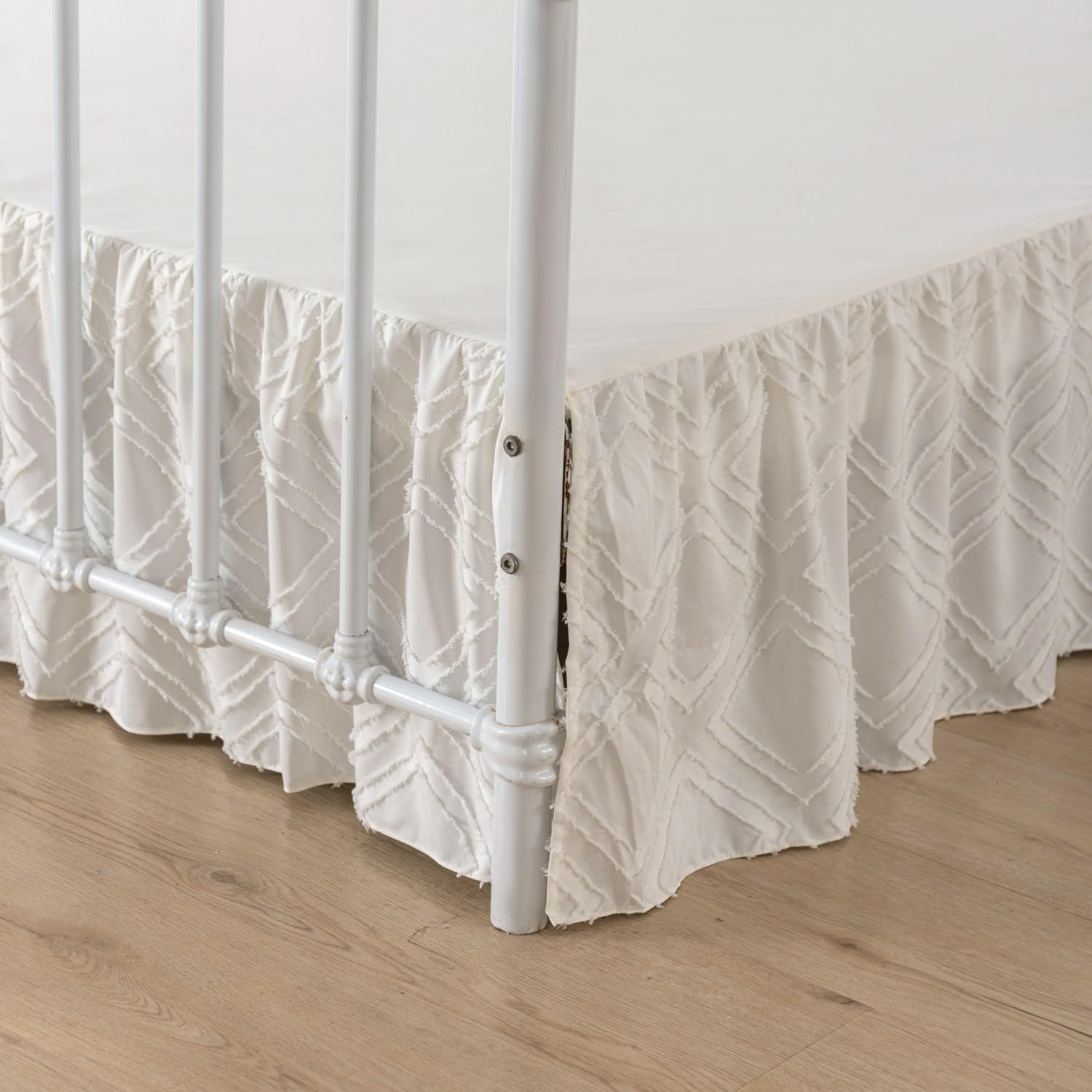 xuan dian Ivory Tufted Dot Bed Skirt