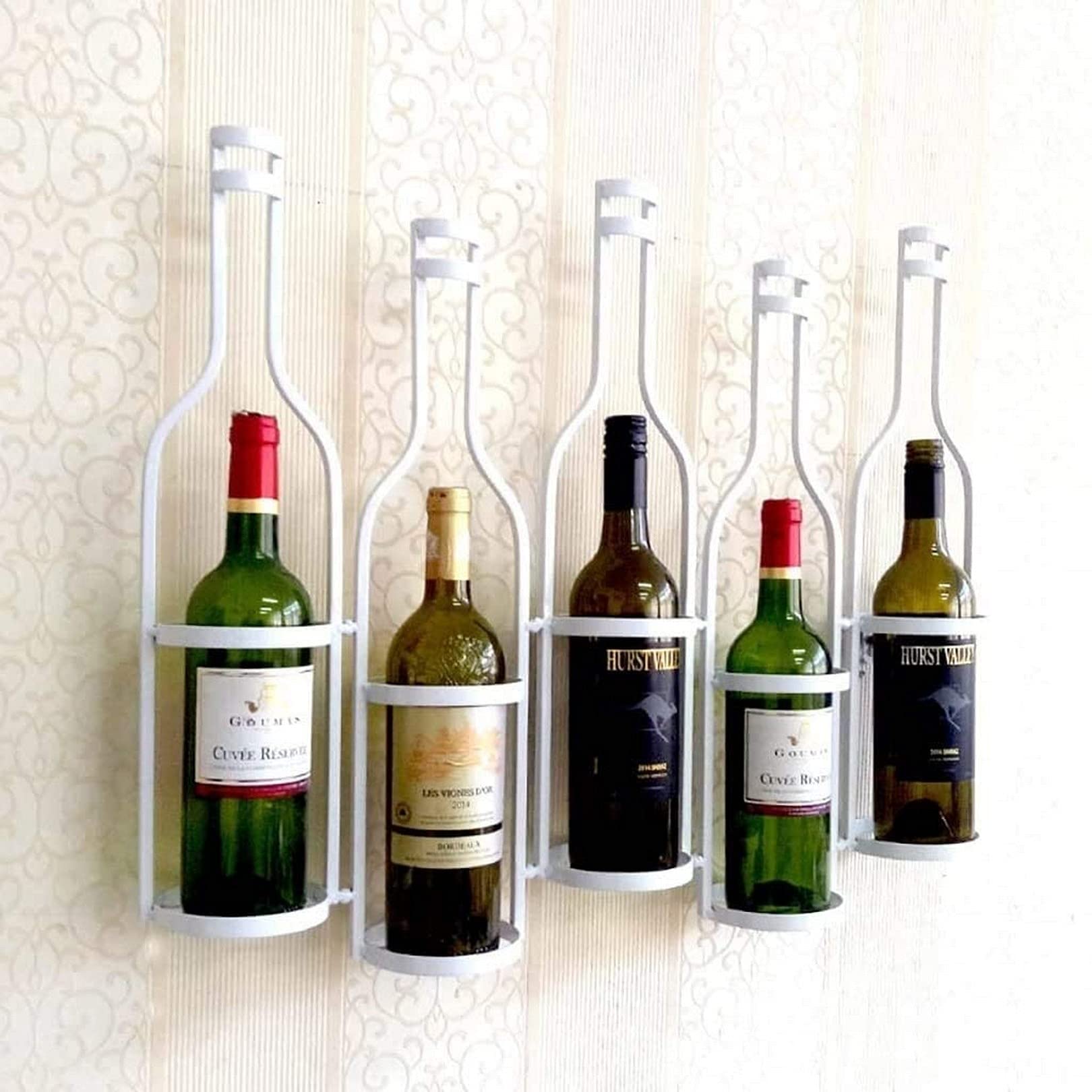 Casier à vin suspendu blanc pour optimiser l'espace de votre cuisine