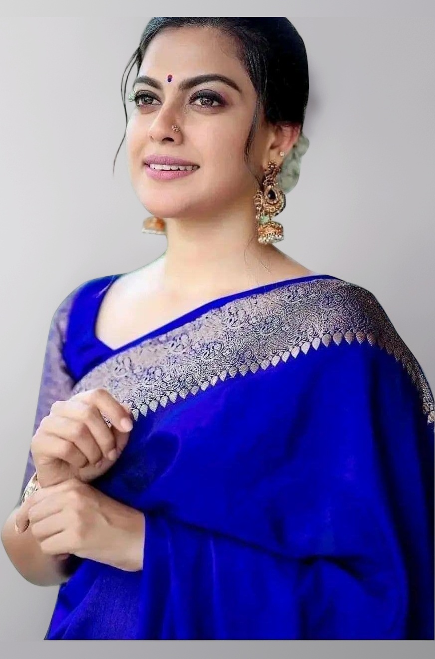 Women's Adorable Kanjivaram Soft Lichi Silk Saree With Blouse Piece