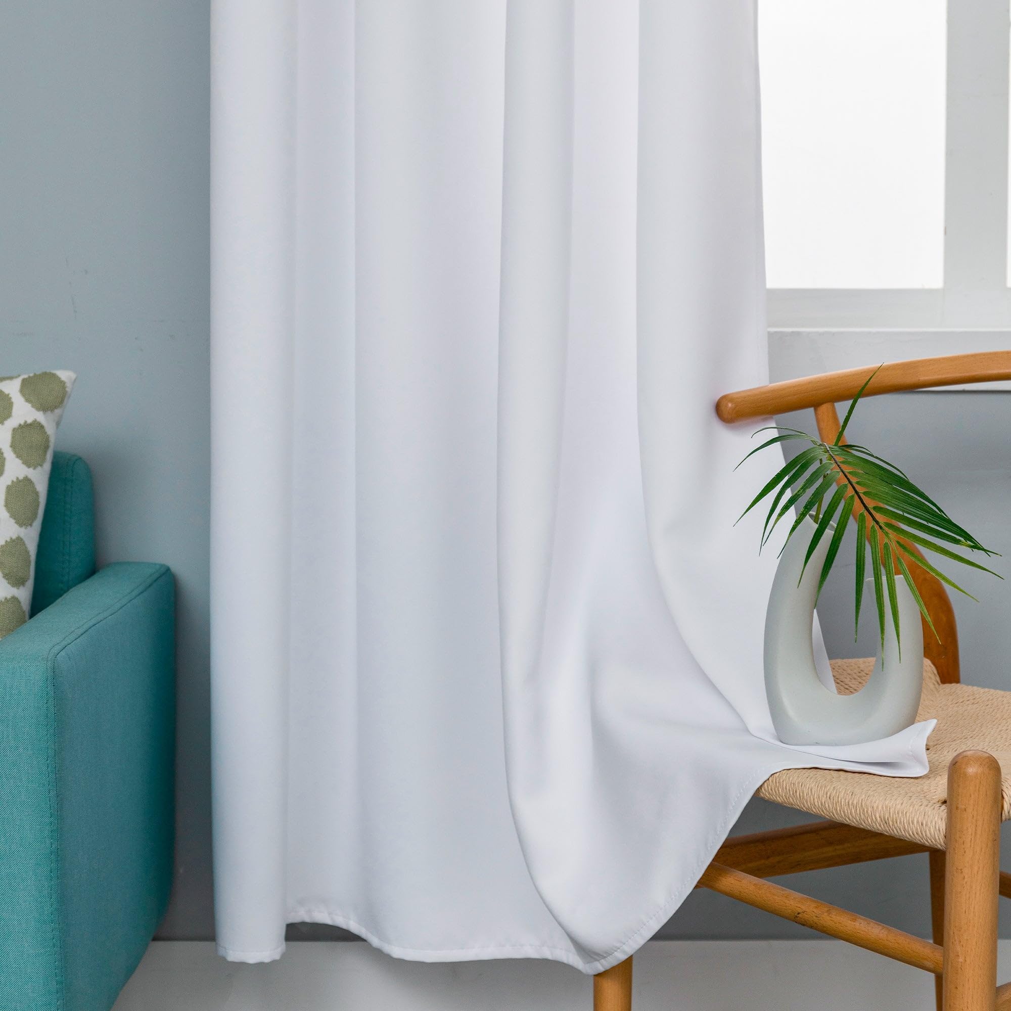 GIRASOLE HOME Coppia Tende Fiji Bianche Semi Oscuranti Termiche Morbide Tinta Unita 2 Pannelli da 55x220cm con Tasca, Bianco