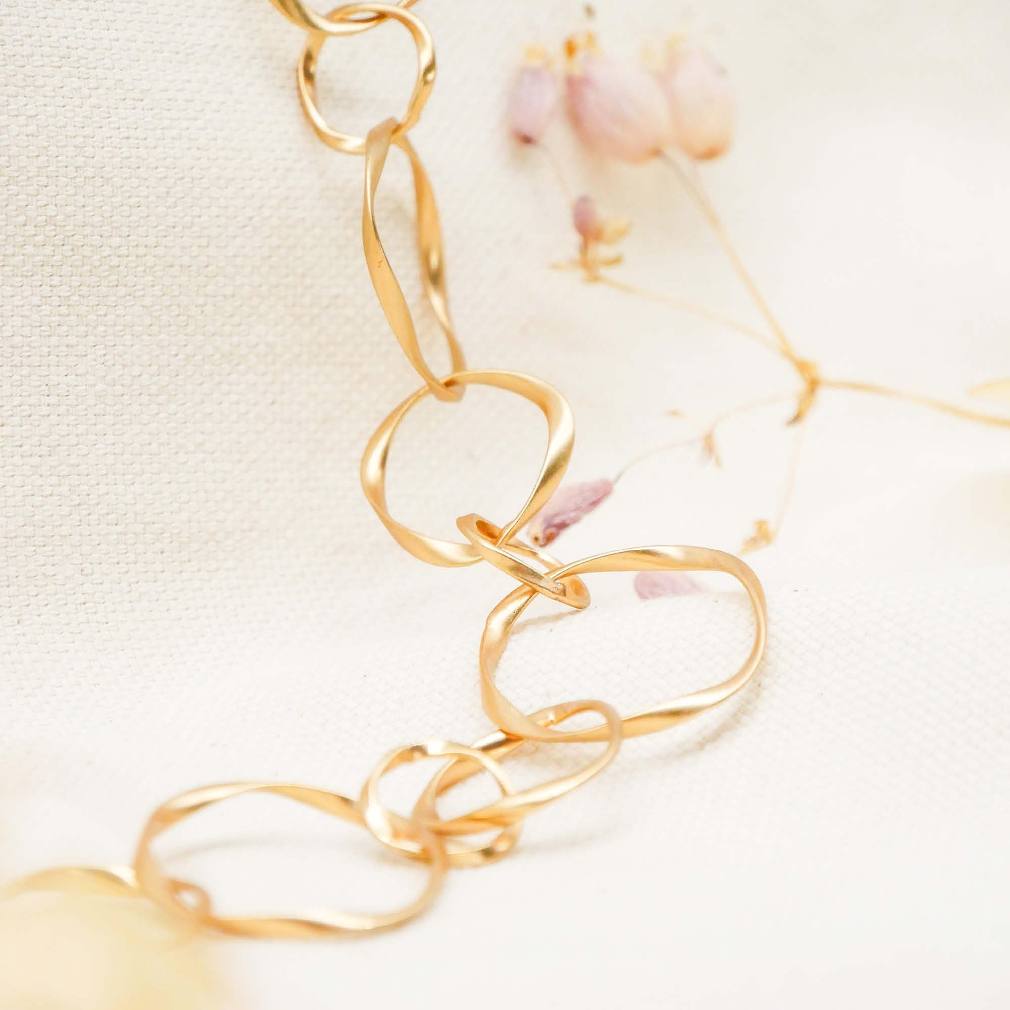 Goldkette Damen Statement Gliederkette 110 cm ohne Anhänger | Metall Halskette aus Messing Gold Kette Damenkette lang Halsketten für Frauen lange Modeschmuckketten mit Ringen Y2K