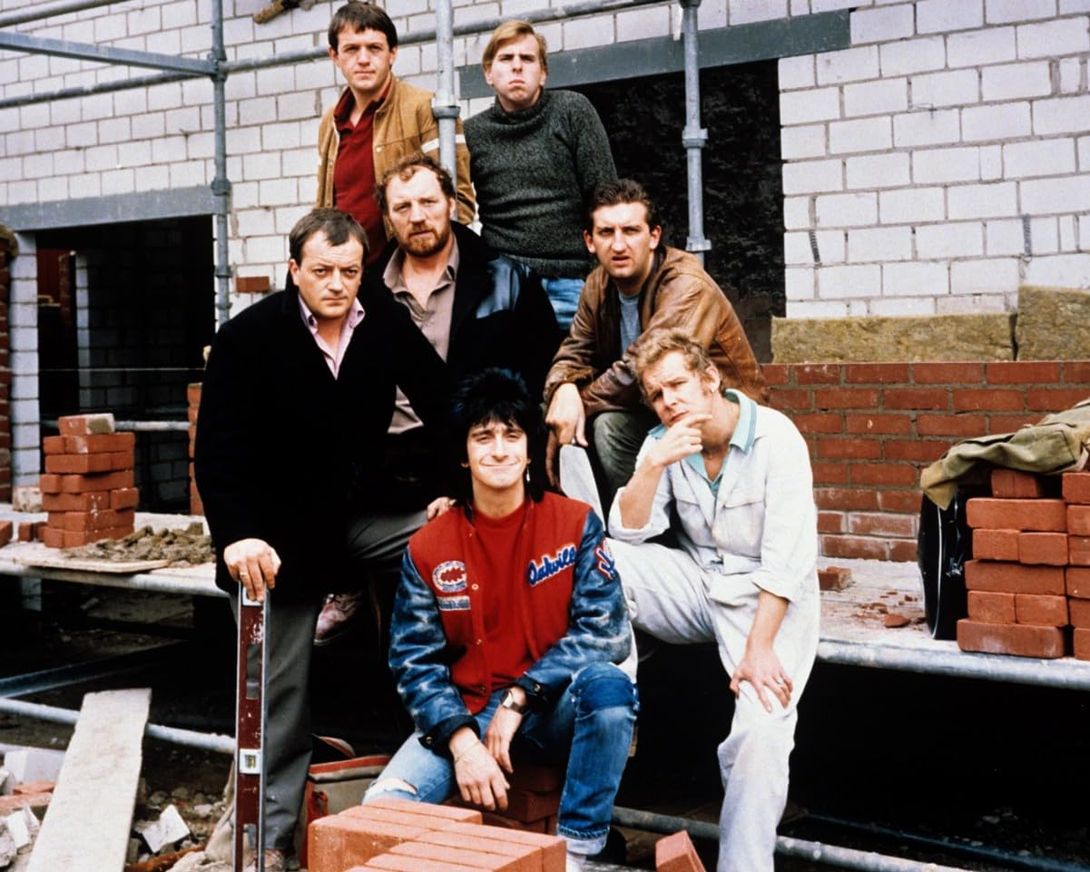 Auf Wiedersehen Pet (TV) Christopher Fairbank, Timothy Spall, Jimmy Nail, Pat Roach, Gary Holton, Tim Healy, Kevin Whatley 10x8 Photo