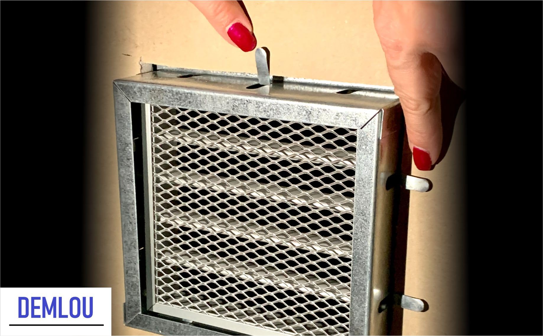 Rejilla de Ventilación de Aluminio – Lamas Curvadas Regulables – Flujo de Aire Controlado – Marco de Instalación y Malla – Interior y Exterior – 40 x 20 cm.