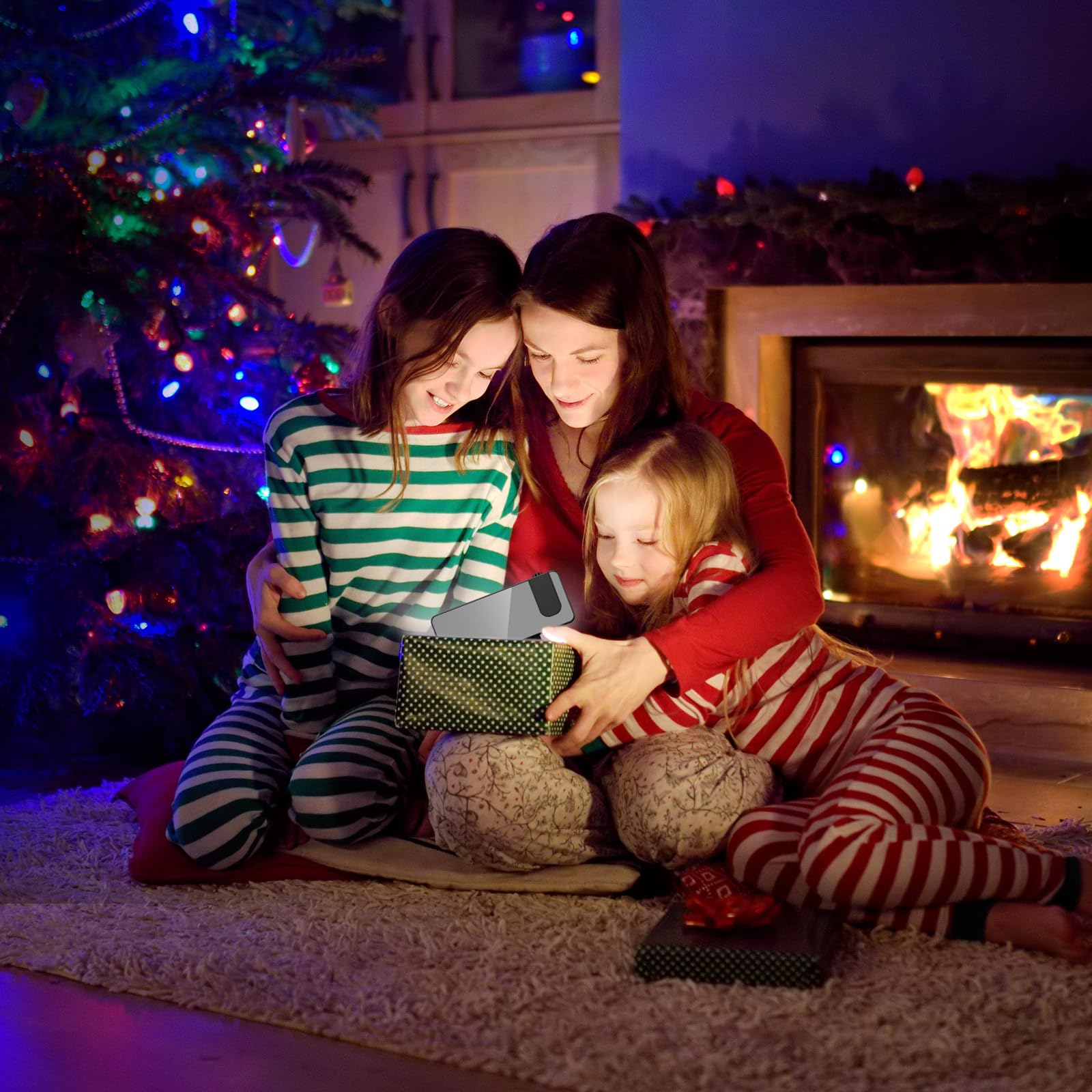 Sveglia Digitale da Comodino con Proiettore, FM Radio, USB Doppi, 3 Livelli Luminosità, Snooze, 15 Livelli Volume, 12/24h