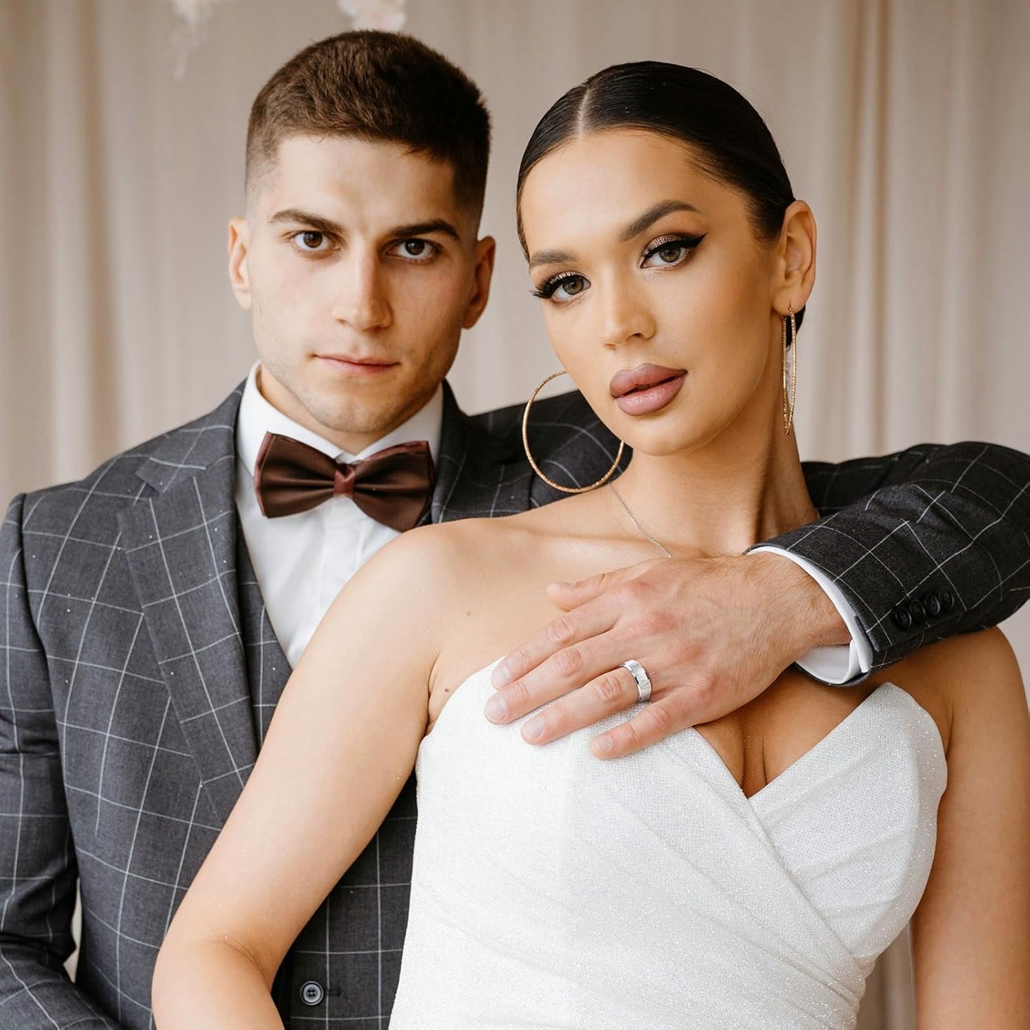 TUNGSTORY 8mm Mens Wedding Band with Hammered Finish, Black/Silver-Color/14K Gold-Plated Tungsten Carbide Ring, Beveled Edges, Customizable, Comfort Fit for Engagement/Daily/Birthday Gift, Size 7-13 - Image 2