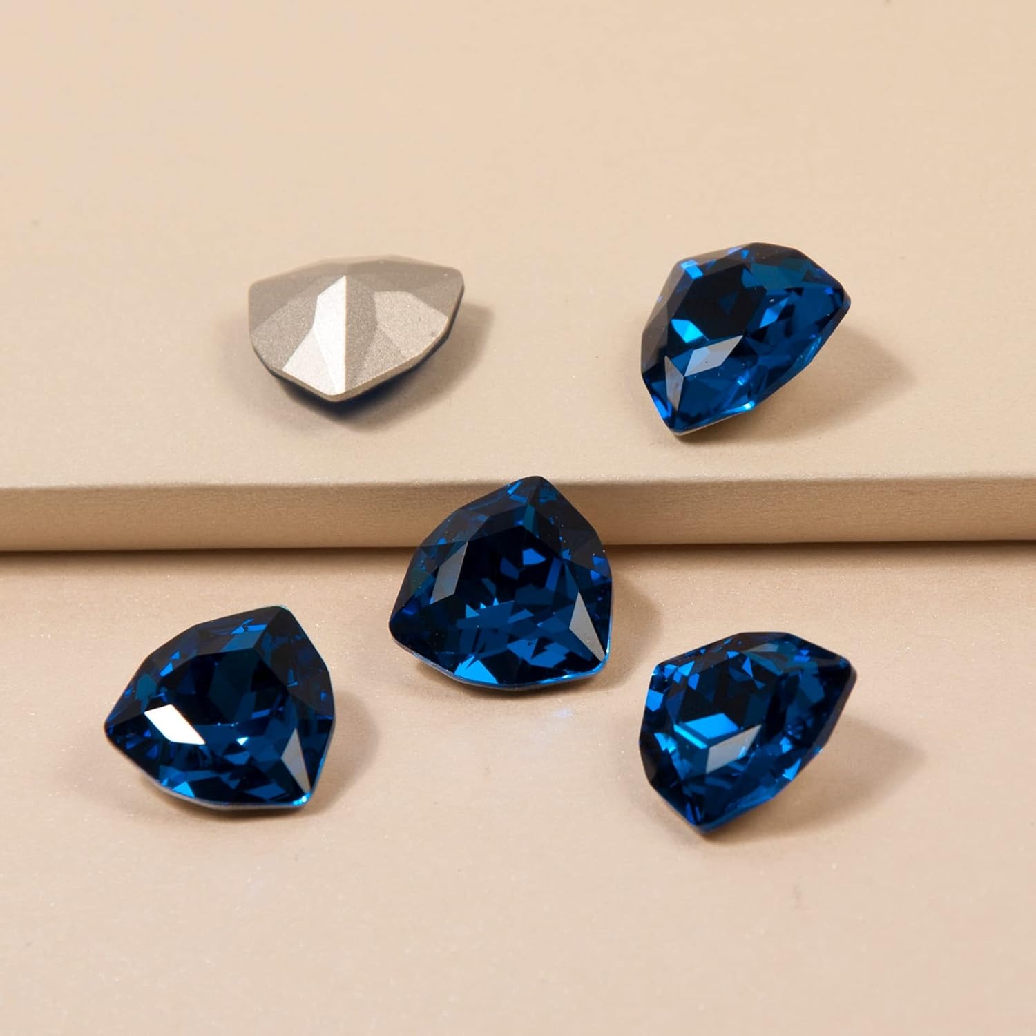High Glass Crystal Strass Capri Blue Color Trilliant Shape Nail On Rhinestones for 3D Nail Art