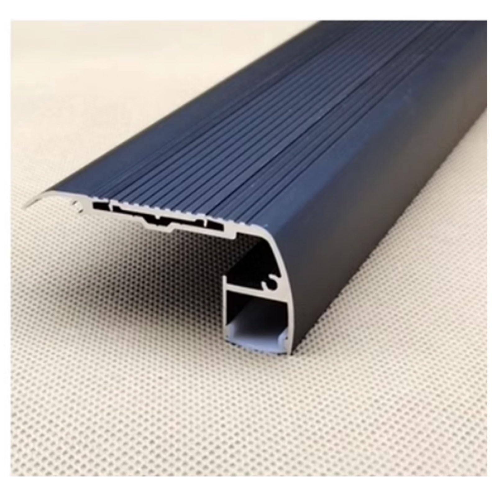 Obrzeże schodowe z kanałem LED, do płytek antypoślizgowe oświetlenie schodów, krawędź schodów, wykończenie natynkowe, aluminiowy stopień (czarny 15 sztuk, L 112 cm)