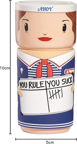 Vista 7 de CosCups by Numskull Stranger Things Robin Buckley Scoops - Taza de cerámica con funda de goma, 13.5 fl oz, producto oficial de Stranger Things