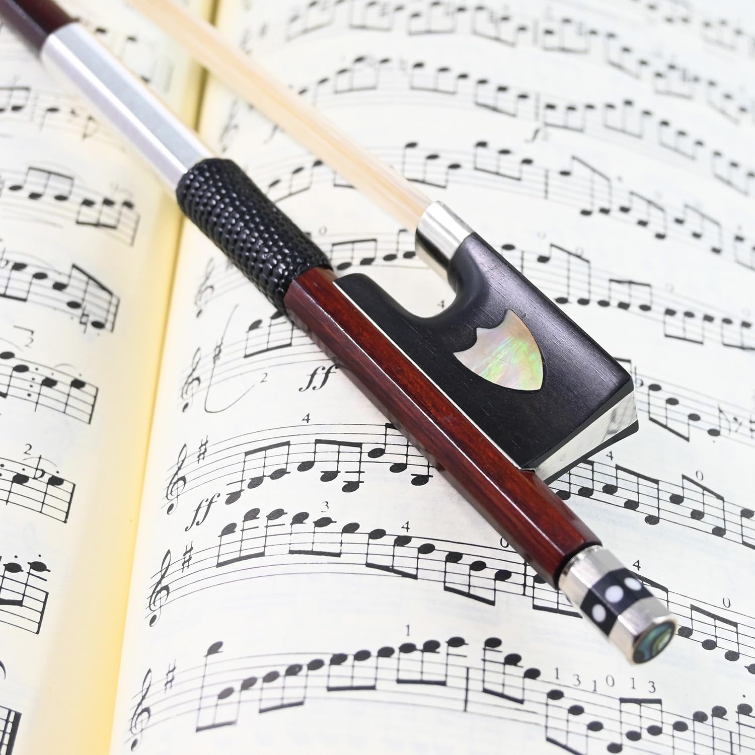 Pernambuco Geigenbogen Violine Geigen bogen gut ausbalanciert warmer und süßer Klang Ordentliche Arbeit für Profispieler Größe 4/4