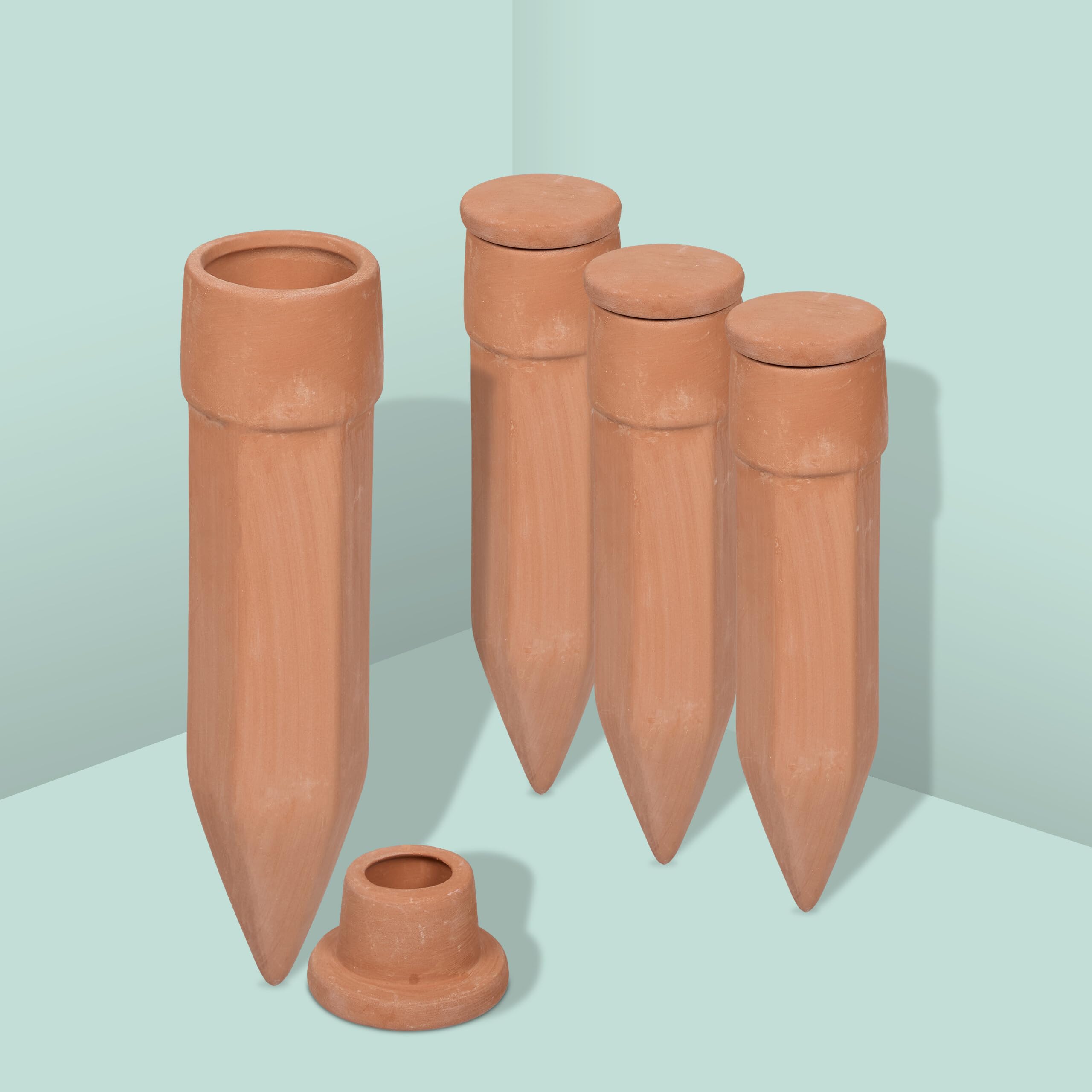 Relaxdays Cônes d'arrosage Terre Cuite, 4 pièces, Aide à l'arrosage avec Couvercle, pour Bouteilles de 1,5 l, Terracotta