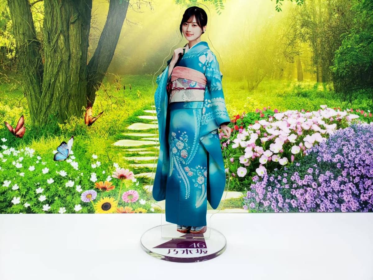 Amazon.co.jp: 山下美月 成人式 BIGアクリルスタンド 2-413