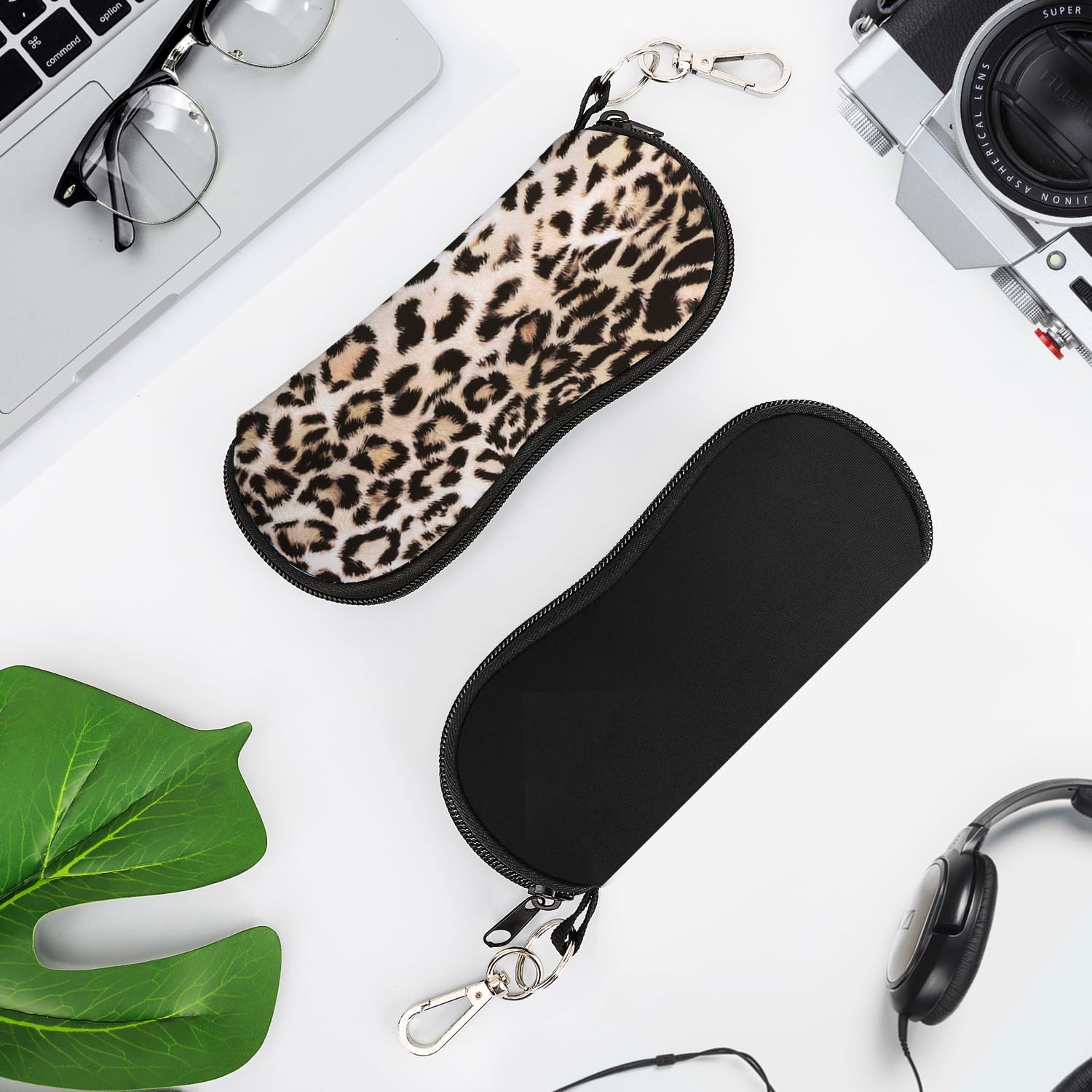 MoKo Etui na okulary - 2 szt. [Ultra lekki] neoprenowy zamek błyskawiczny do przechowywania miękkich okularów przeciwsłonecznych z klipsem do paska do okularów, etui na klucze, ołówki, karty