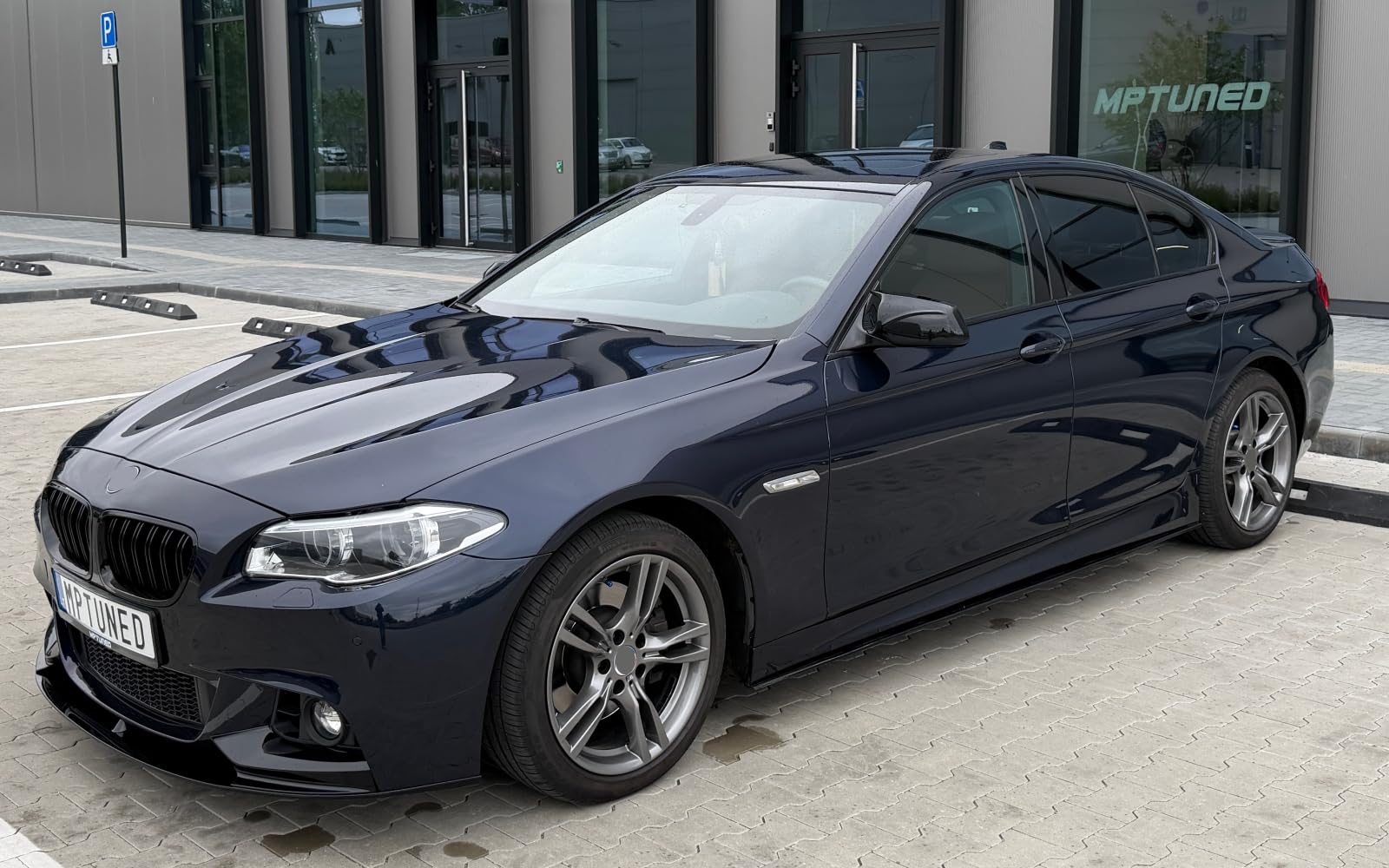 MpTuned F10 F11 Frontstoßstangenspoiler glänzend schwarz für 5 Series 2010–2017 518i 520i 530i 540i m550i 518d 520d 530d 540d