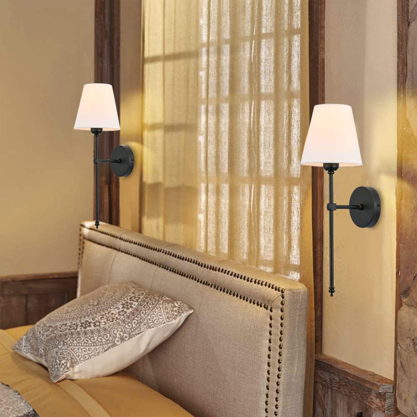 Juego de 2 apliques de pared recargables estilo granja, luz inalámbrica con control remoto negro, luces recargables para interiores, lámpara vintage de brazo largo con brazo de tela blanca para velas
