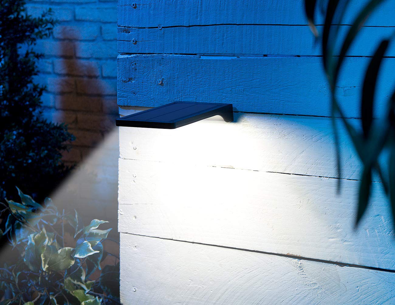 Lunartec Lampada Solare a LED: Set di 2 Lampade da Parete LED solari, Sensore di Movimento PIR, Funzione Luce Notturna (Luce Notturna Solare Esterna, lampade solari a da Parete, Batteria)
