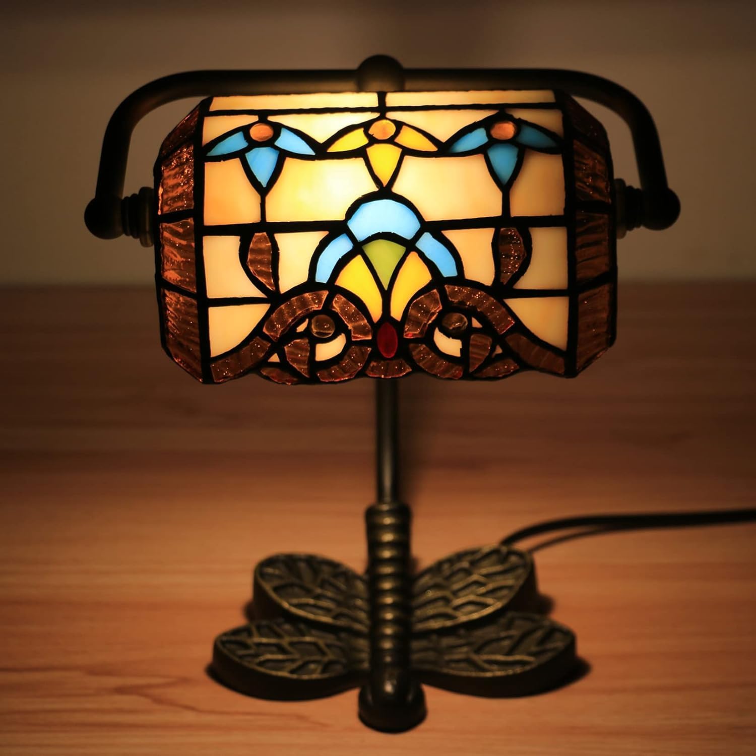 Tradycyjna lampa stołowa w stylu Tiffany Piano Banker Biurko Lampa stołowa 10 cali z gniazdkiem prądu przemiennego Brązowa sztuka kwiatowa Szklany klosz Wystrój do sypialni Dom Nocna szafka nocna Biu