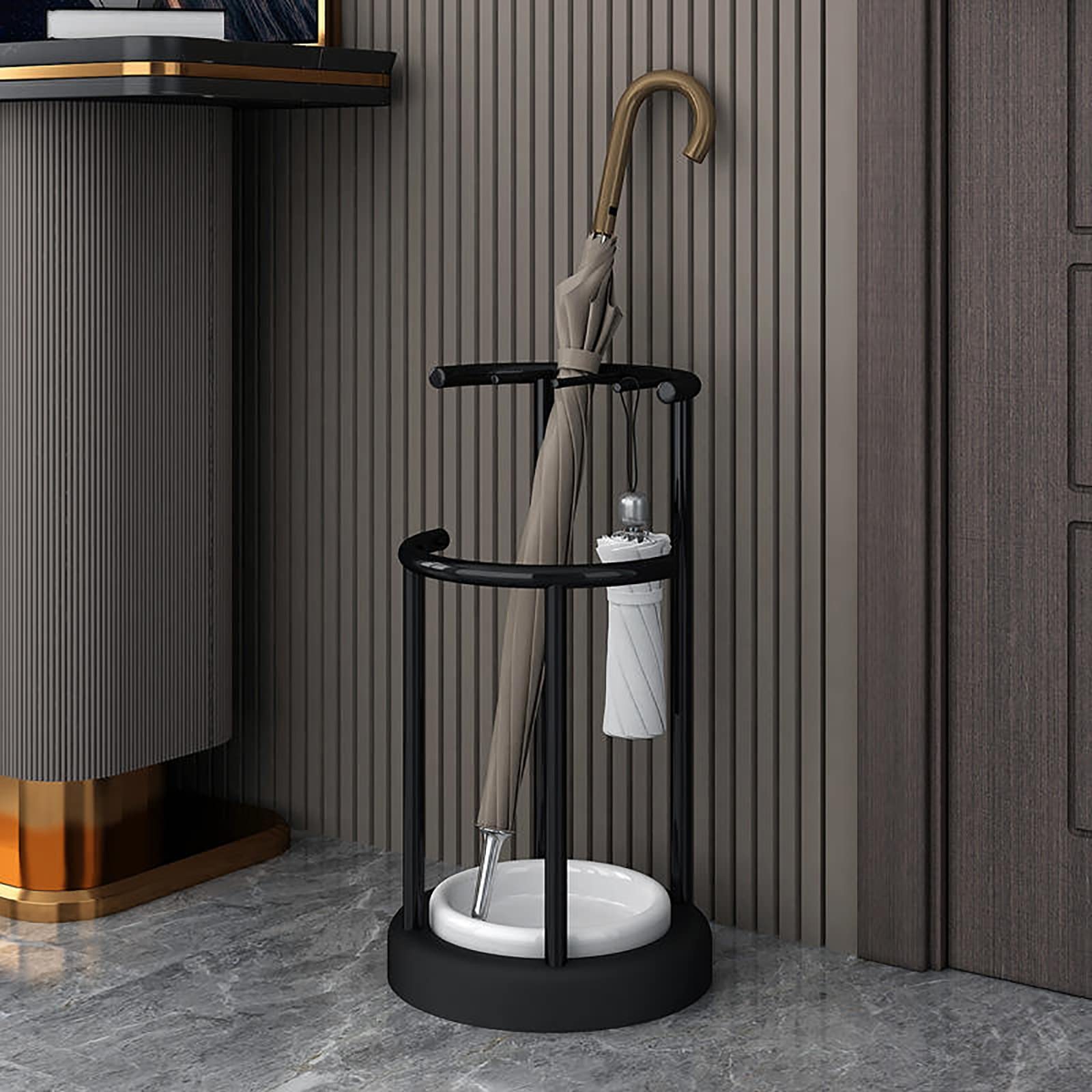 Seau à parapluies métal anti-goutte pour stopper l'eau dans l'entrée
