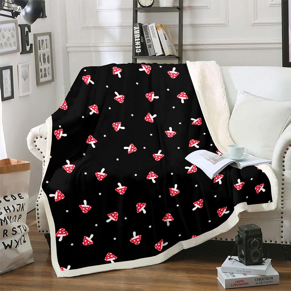 Mushroom Sherpa Blanket Girls Kawaii Room Decor Fleece Throw Blanket Kids Boys Teens Cute Black Red Mushrooms Plush Blanket for Bed Sofa Couch Soft Lovely Botanical Fuzzy BlanketQueen 90"x90