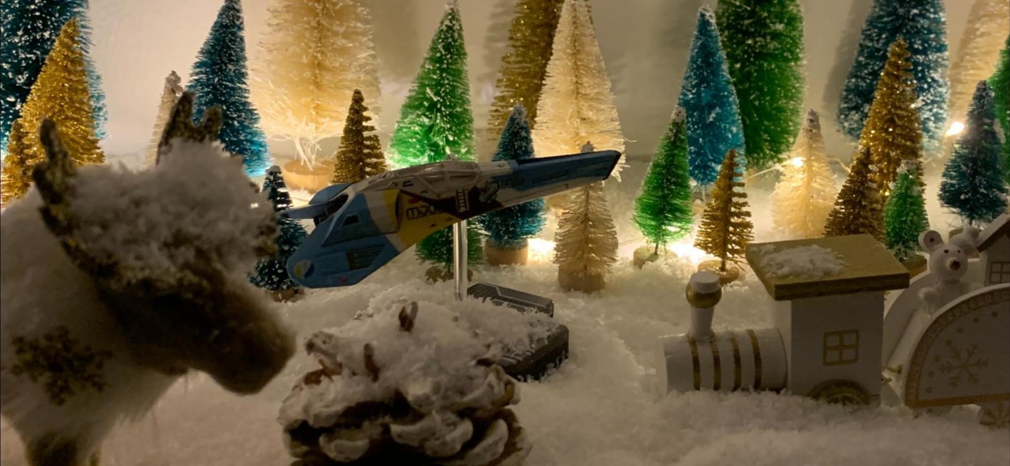 Alquera Künstlicher Schnee für Dekoration und Bastelarbeiten - Display Snow (L