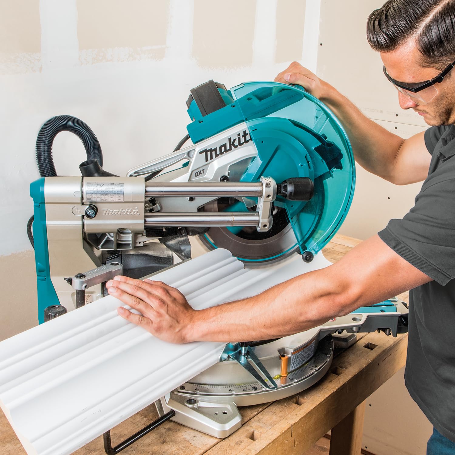 MAKITA LS1219L Scie à onglets radiale 1800 W Ø 305 mm