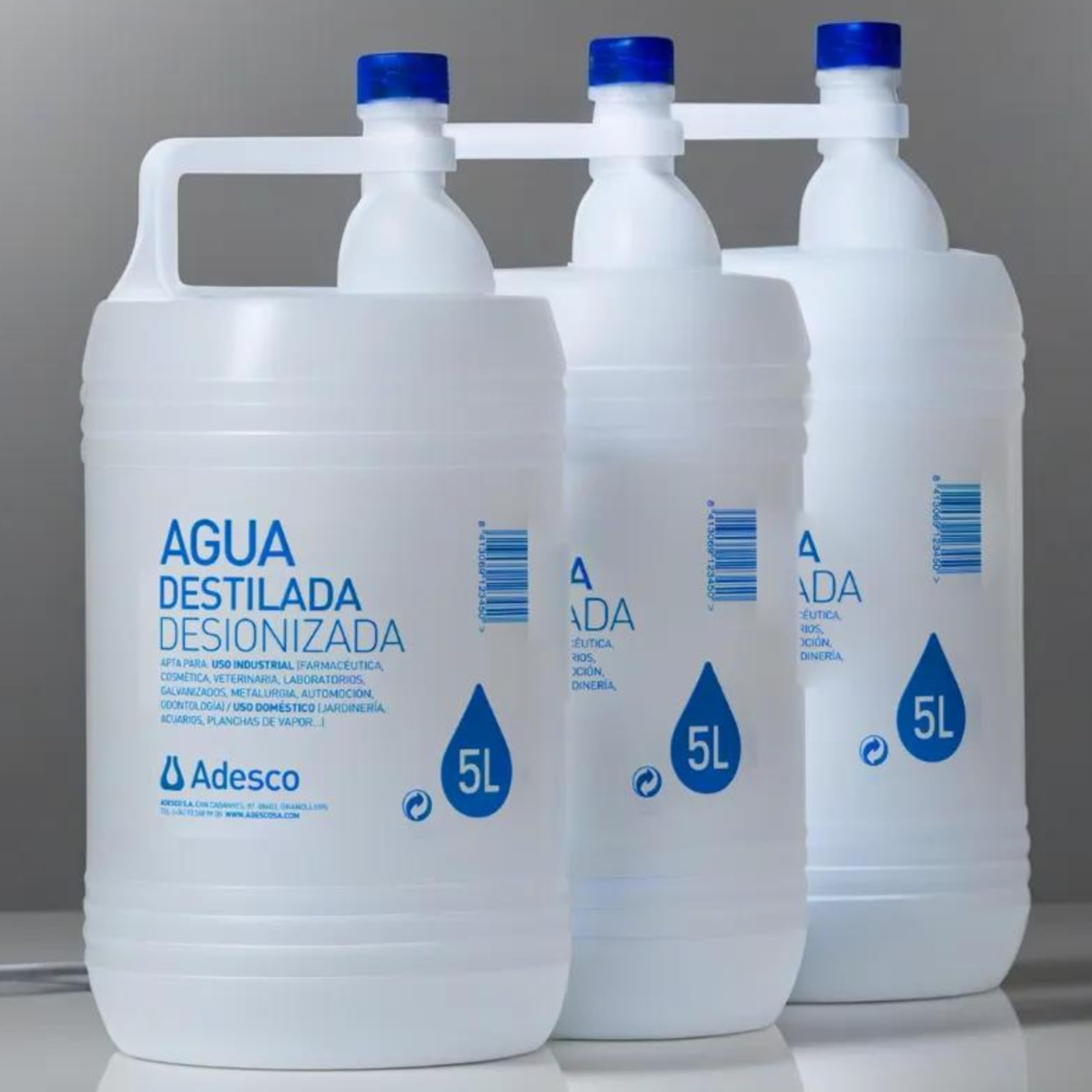 ADESCO Agua Desionizada 3 x 5L Apta para CPAP Autoclave Plancha Baterías Plantas Limpieza Técnica Múltiples Usos 6 Caja con 3 Garrafas de 5 Litros