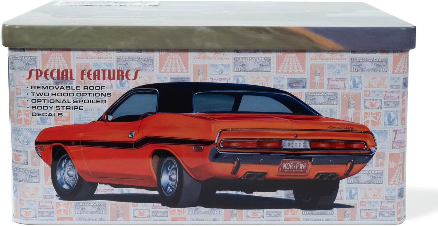 AMT 1970 Dodge Challenger USPS 1:25 Scale Model Kit
