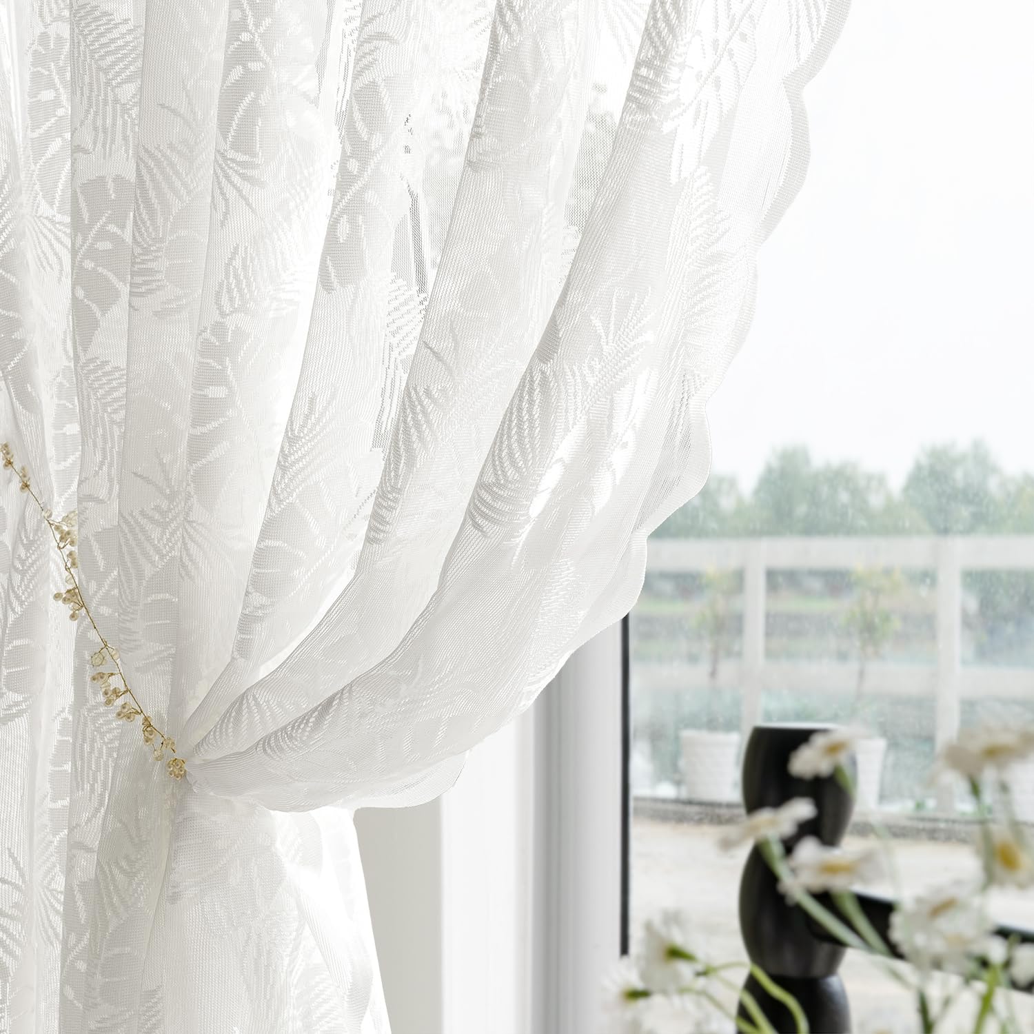 MIULEE Lot de 2 rideaux blancs en dentelle avec motif feuilles - Transparents - Avec œillets - En voile vintage - Style européen - Pour chambre à coucher et salon - 2 x H 260 x l 150 cm