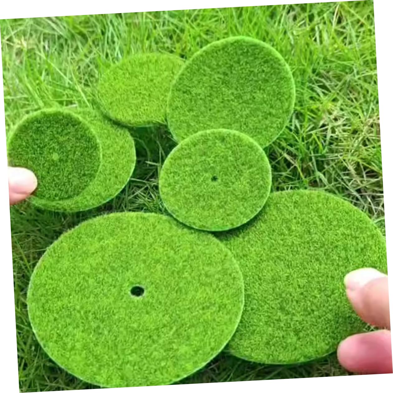 Levemolo Artificial Moss Turf Pad 9pcs Balls for Crafts Realistic Outdoor Decor Micro Landscape Accessory