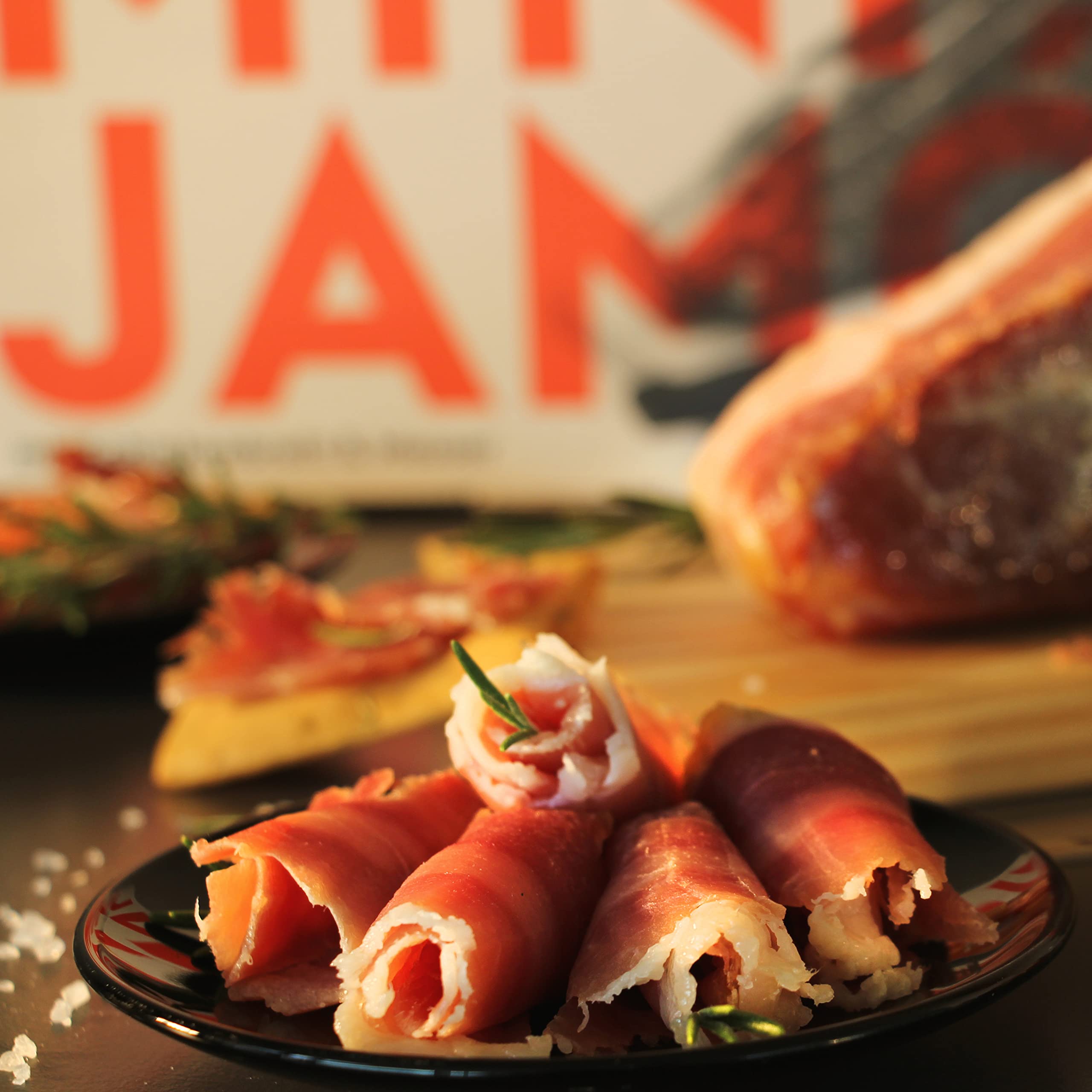 Jamon Serrano Mini im Geschenkkarton mit Holzständer und Schinkenmesser