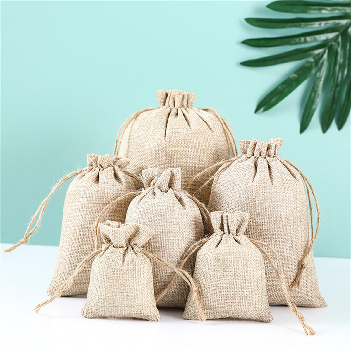 Lot de 85 sacs en toile de jute avec cordon de serrage - Sacs à bijoux avec cordon de serrage - Pour calendrier de l'Avent, sachets cadeaux (20 x 30 cm)