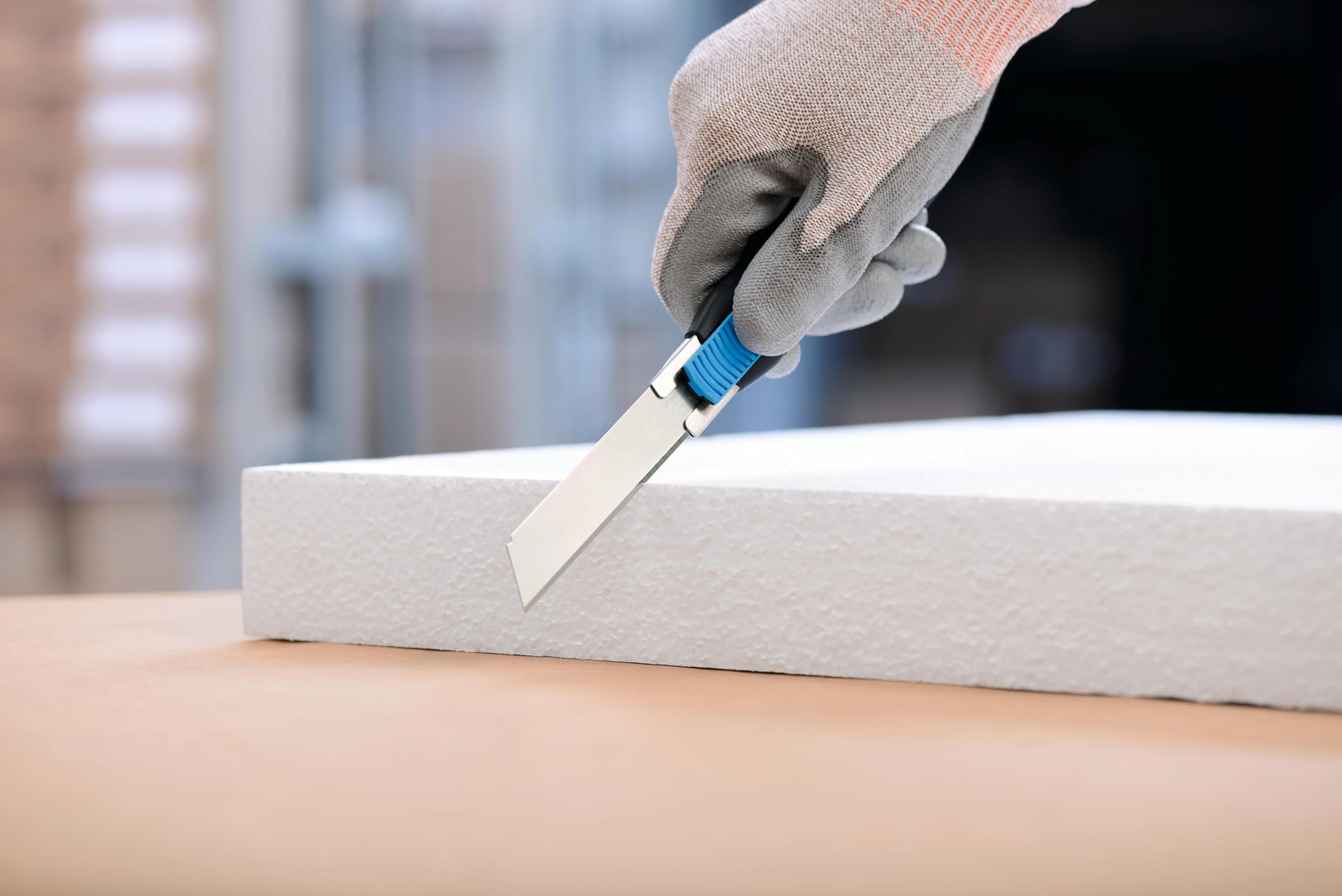 MARTOR Sicherheitsmesser mit Klingeneinzug, SECUNORM 380, Profi Cuttermesser, Lange Klinge, Rechts- & Linkshänder, Produktion