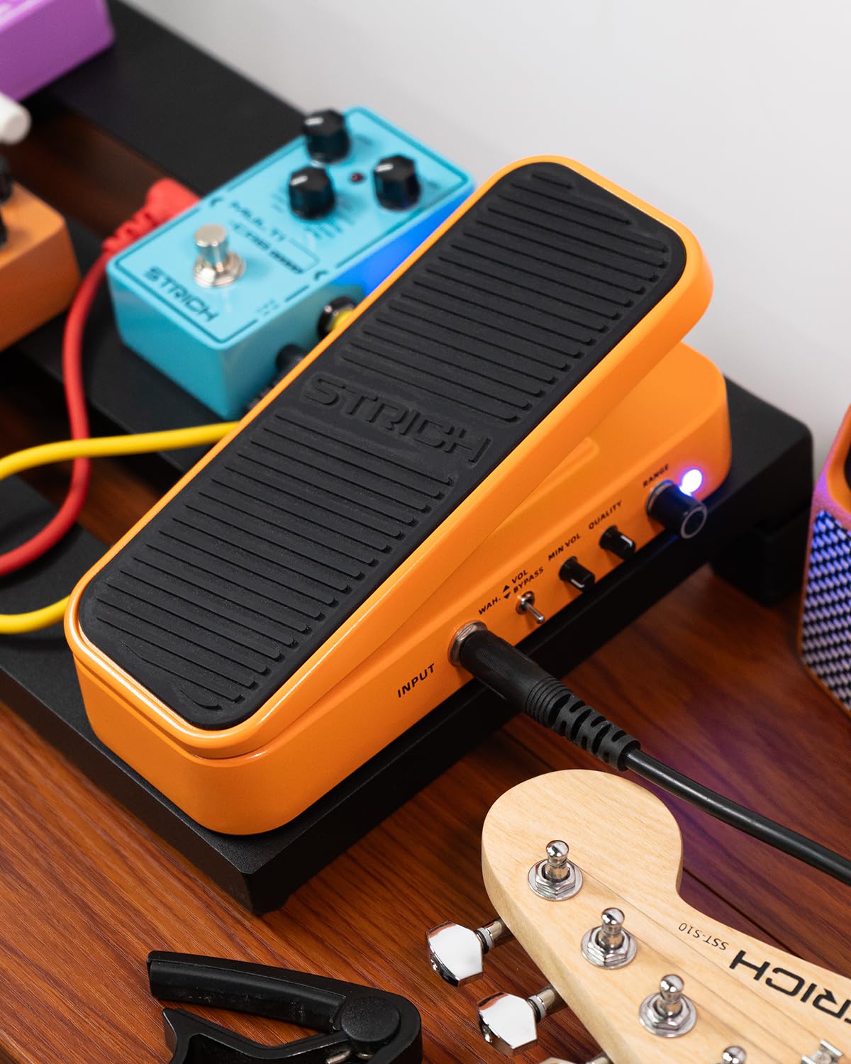 STRICH SW-2 Gitarren Wah & Volume Pedal mit Netzadapter, 2-in-1 Combo Effektpedal für E-Gitarre, Vintage Wah-Ton mit aktiver Lautstärkeregulierung, Vollgrößen-Leichtdesign