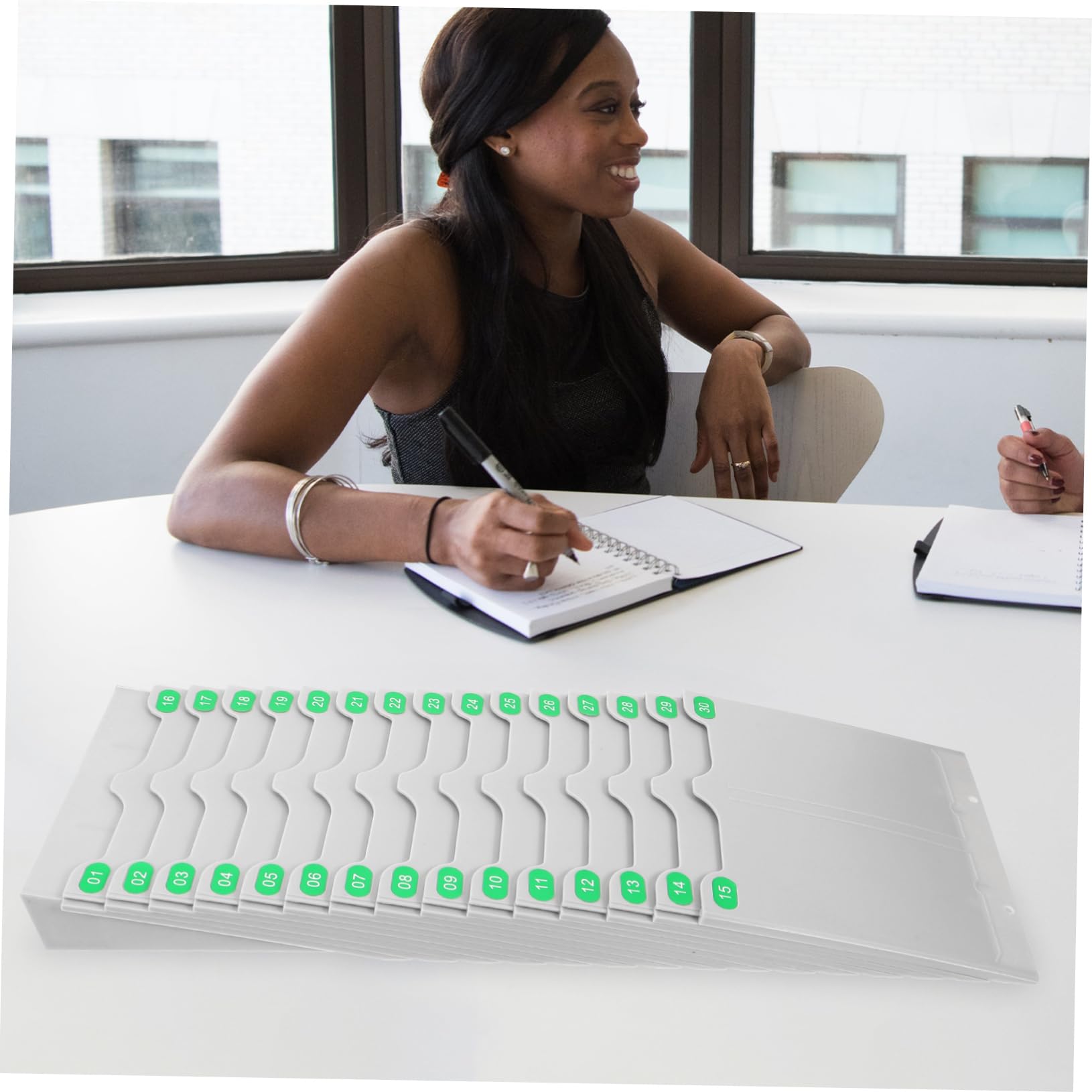 Porta Tessere Presenze Espandibile 30 Scomparti in Plastica | Organizer Schede Orario, Scaffale Pratico per Impiego Ripetuto, Struttura Flessibile