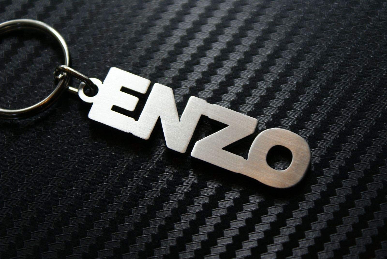 Porte-clés acier inoxydable brossé Enzo robuste avec écrin pochette