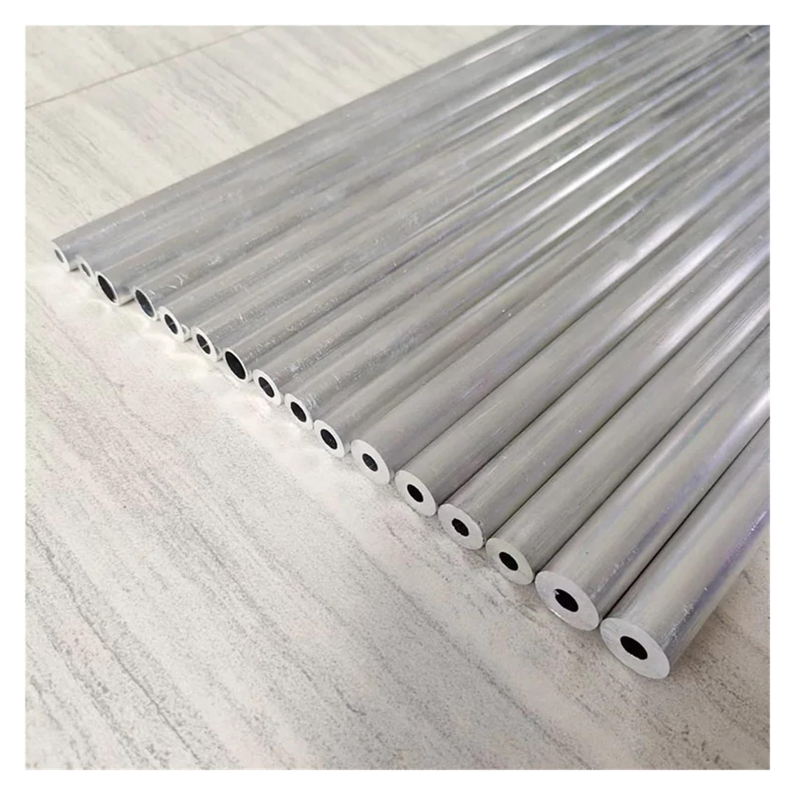 Produktbild von WOMELF 6061 Aluminiumrohr – Hohles Rundrohr, Außen-Ø 17 Mm, Innen-Ø 15 / 12 / 7 Mm, Länge 500 Mm, Für Basteln & Industrie
