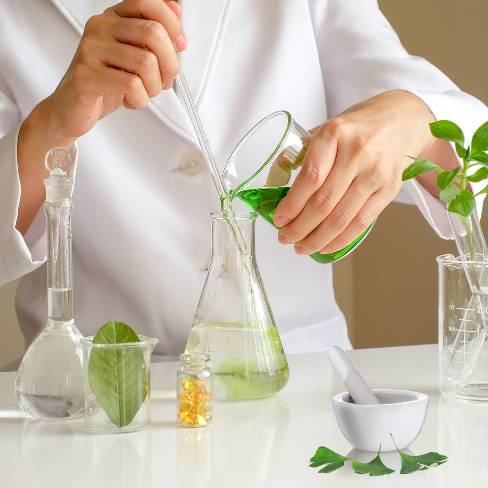 Set 2 Pezzi Ciotola per Macinare Medicinali in Porcellana Bianca 60mm Pestello Ergonomico Utensili per Triturare Spezie e Pillole in Casa e Farmacia