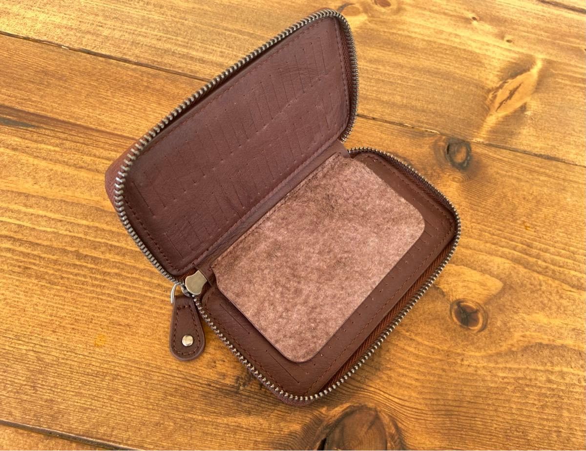 ττRUBAIYAT ルアーケース レザーワレット