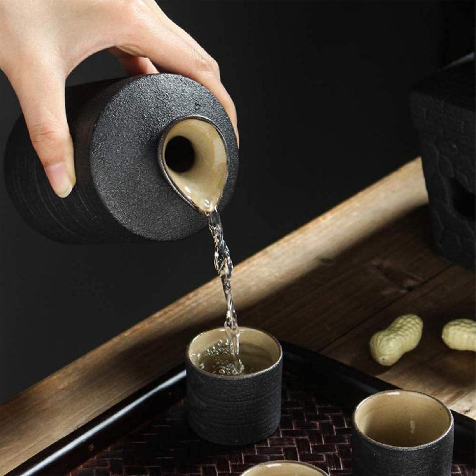 Set di 9 sakè in Ceramica Grezza con teiera riscaldante e teglia per Candele, Set di sakè in Ceramica Nera Smaltata Giapponese per tè Freddo/Caldo/Shochu/Nero