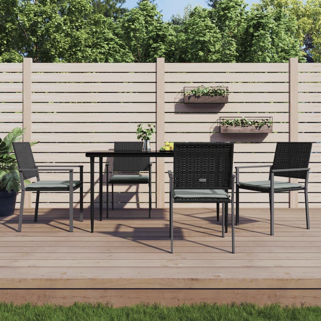 Chaises de jardin en rotin synthétique noir pour aménager un coin repas convivial sur la terrasse