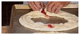 Cherry Kringle - مخبز الدنماركي O&H