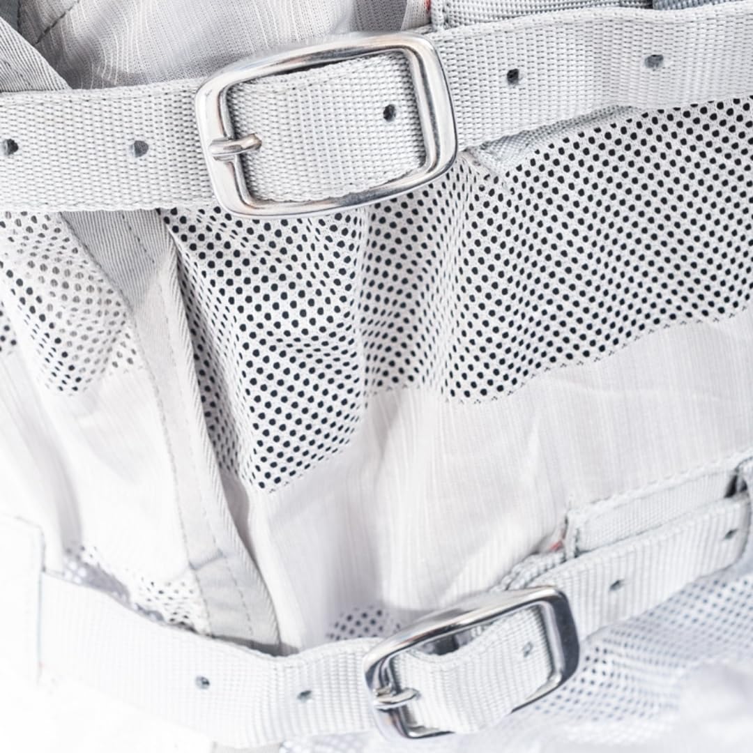 RL24 - Fliegendecke für Pferde Basicline | effektiver Schutz vor Insekten | Ekzemerdecke mit Verstellbarer Kreuzbegurtung | atmungsaktiv & strapazierfähig | Pferdedecke in Silber | 135cm
