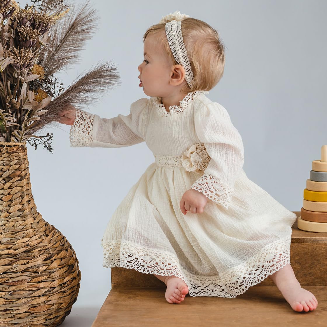 Abito per battesimo o occasioni speciali per neonata o bimba con fascia per capelli , realizzato in morbida Mussolina di 100% Cotone Biologico (9-12 mesi)