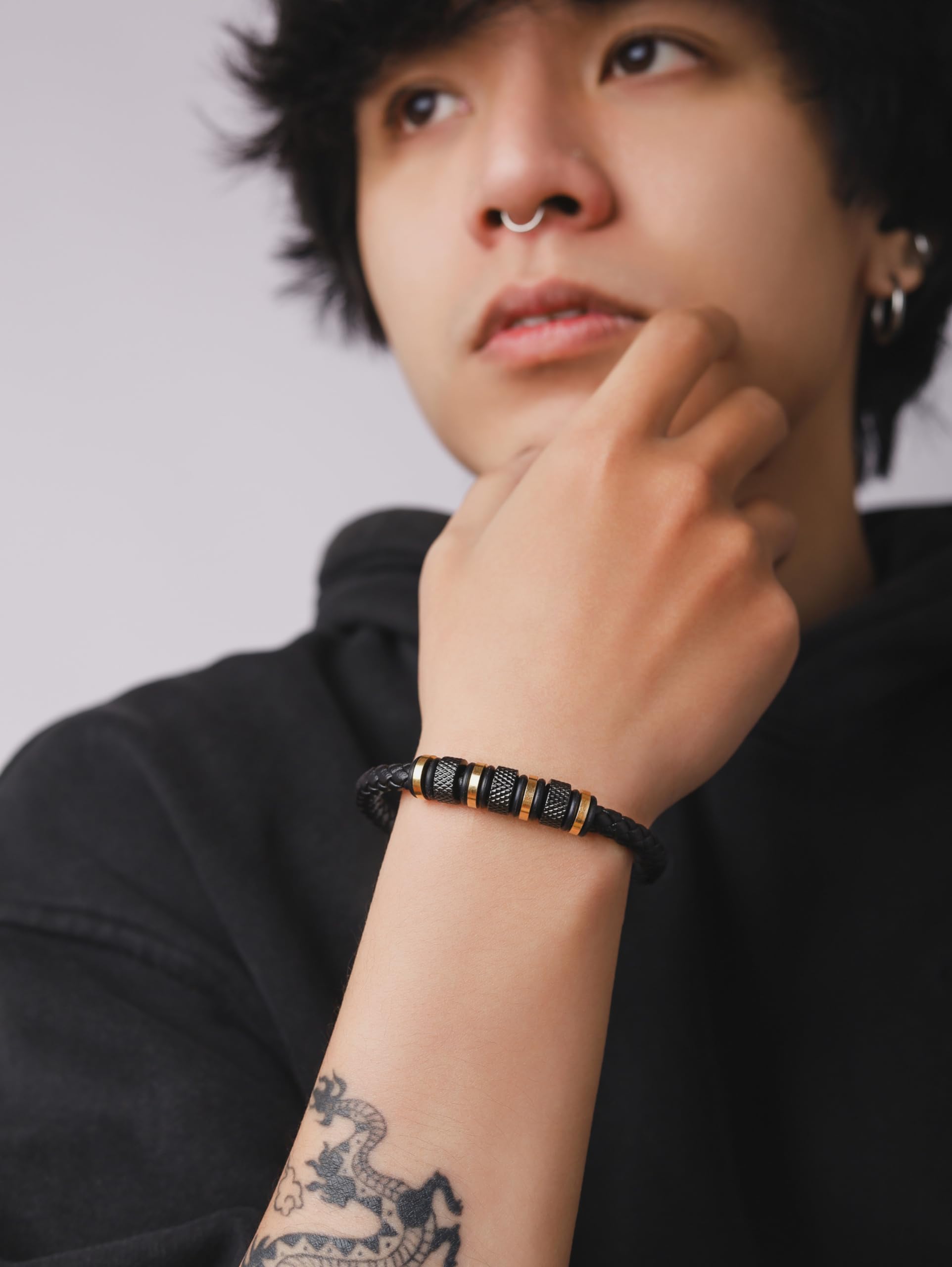Pulsera de cuero trenzado para hombre de oro negro con dije de acero inoxidable | Regalo ideal para el día del padre para él.., Cuero, No es una piedra preciosa 6