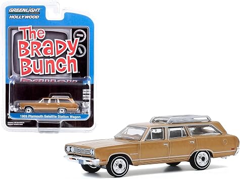 1969 Plymouth Satellite Station Wagon, The Brady Bunch - Greenlight 44890/48 - 1/64 Scale Diecast Model Toy Car